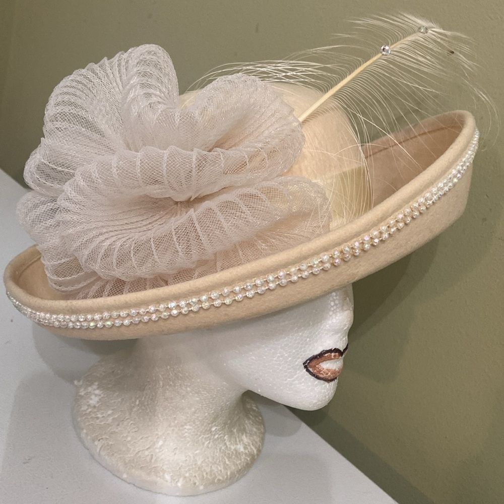 Classy Ivory Wool Hat by Sylvia